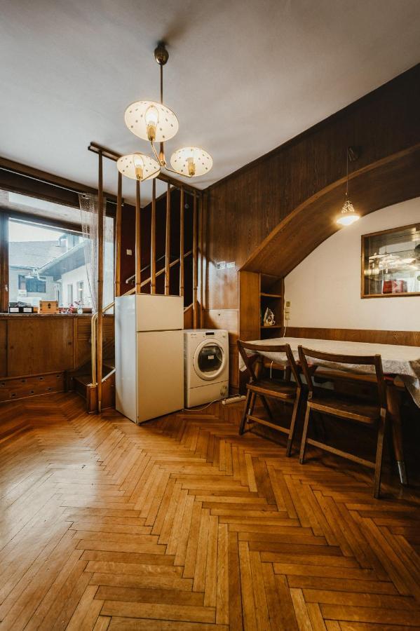 リュブリャナ Pi Houseヴィラ エクステリア 写真